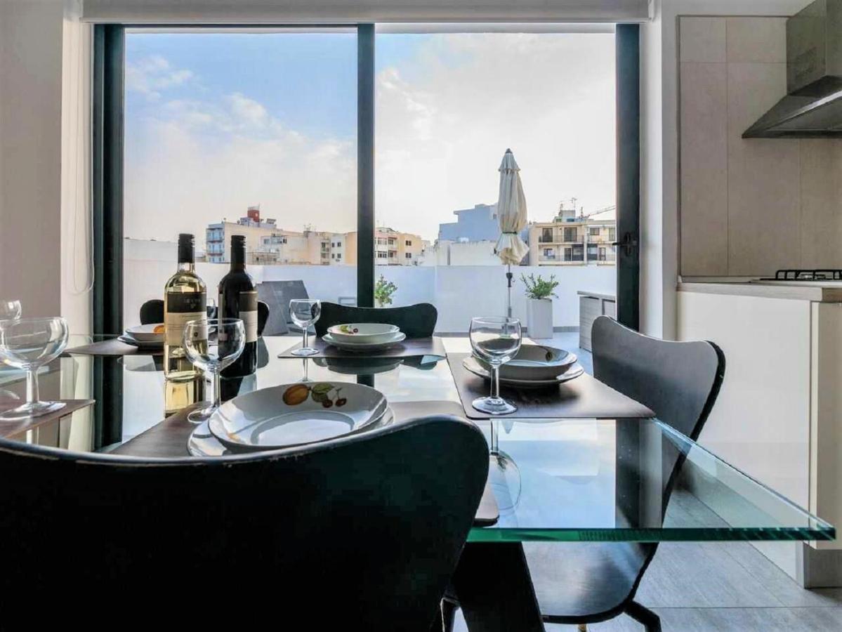 Stunning Penthouse Roof Terrace & Communal Swimming Pool St. Paul's Bay Exteriör bild